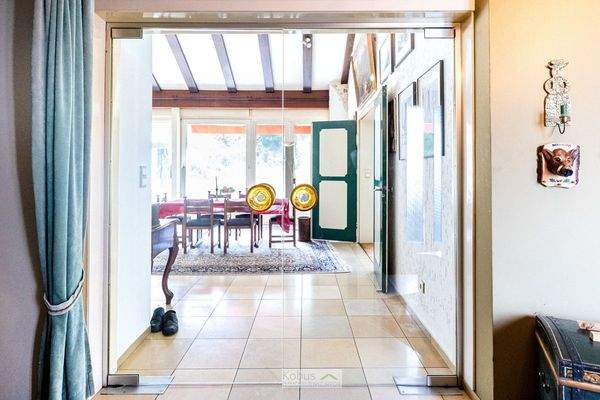 EG - Blick vom Eingangsbereich ins Esszimmer