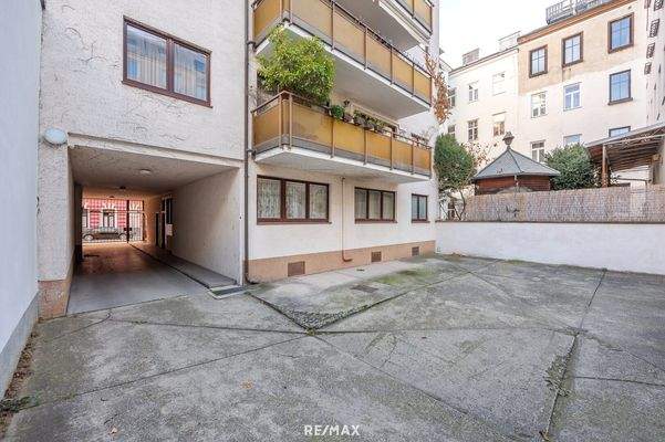 Innenhof, PKW-Stellplatz