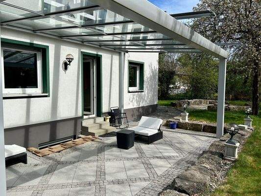 überdachte Südterrasse