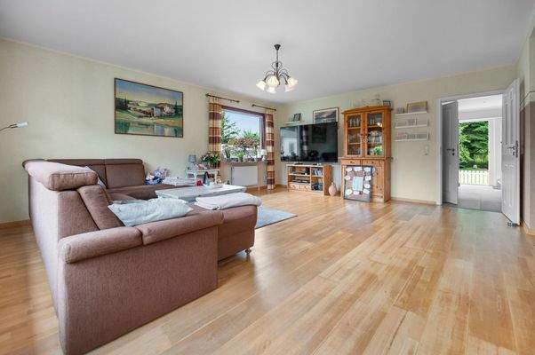 Wohn- und Esszimmer III