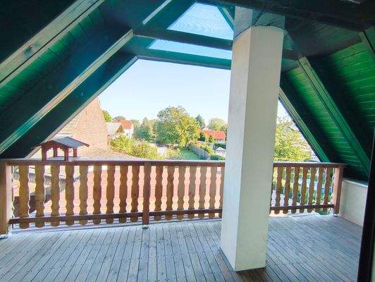 Haus rechts OG Balkon