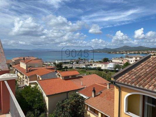 Penthouse mit Panoramaterrasse und atemberaubendem Meerblick in Golfo Aranci 