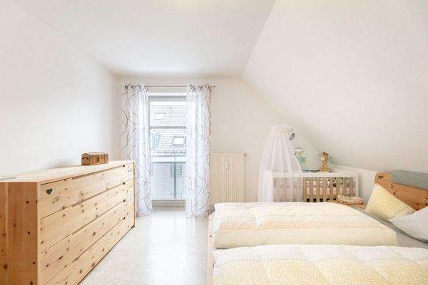 Schlafzimmer || 1.DG