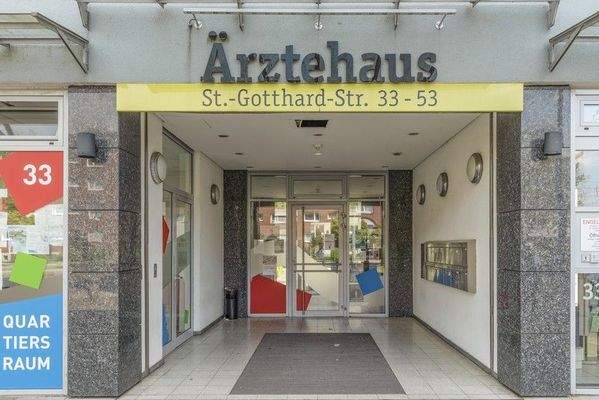 Sankt_Gotthard_Straße_33_Eingang_1_2023