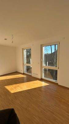 Helles Wohnzimmer mit Parkett