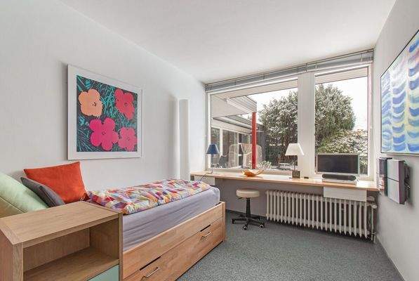 Mögliches Kinderzimmer mit Teppichboden