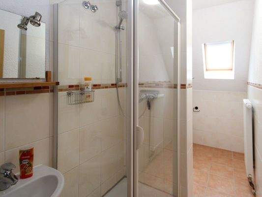 Badezimmer mit Dusche
