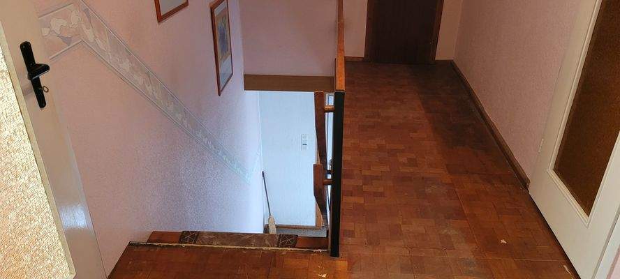 Flur DG mit Treppe