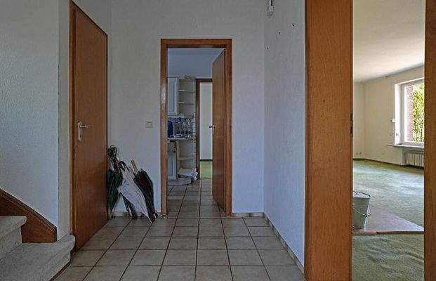 Diele mit Durchgang zur Küche