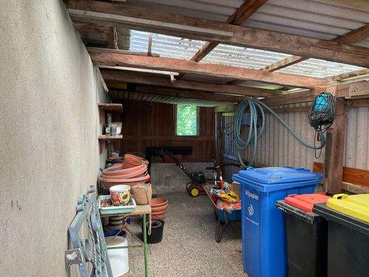 überdachter Abstellbereich