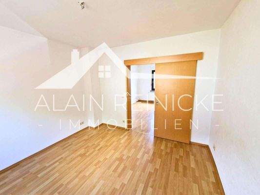 Zimmerübergang mit Schiebetür