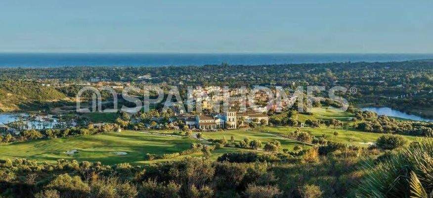 Exclusive Lands with Sea and Golf Views in Cádiz