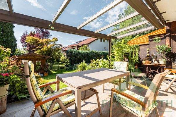 Terrasse mit Überdachung inklusive LED Belechtung 
