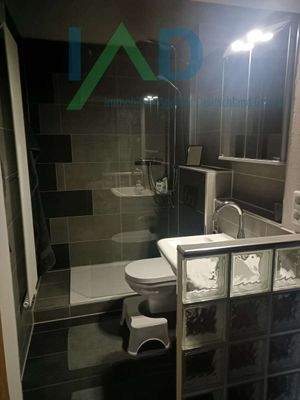 Bad neben Schlafzimmer