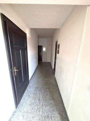 Treppenhaus unten.jpg