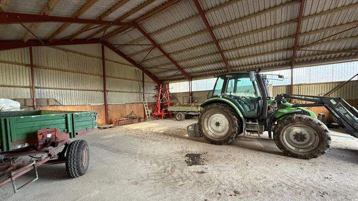 Reithalle oder Halle für Großgeräte