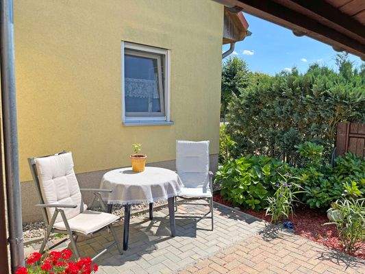 Terrasse am Haus.jpg