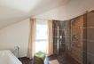 Wellness-Bad mit Dachfenster