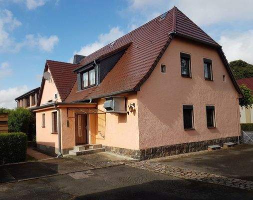 Wohn- und Geschäftshaus 5