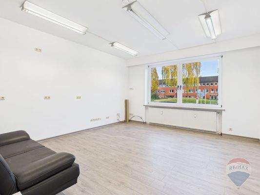 Behandlungsraum/Büro 1