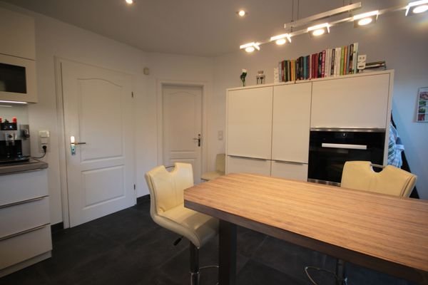 Küche Zugang Esszimmer und Diele