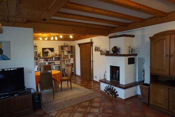 Wohnzimmer EG (Kachelofen)