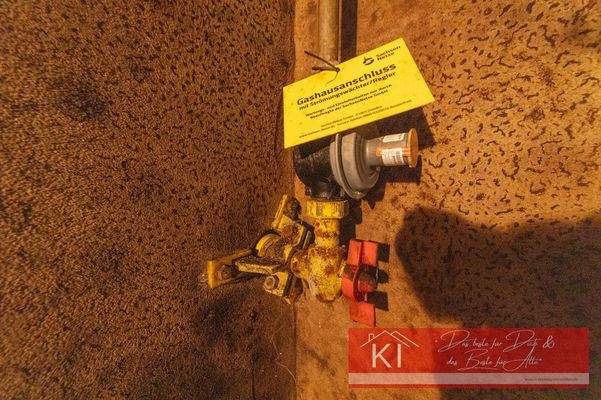 Gasanschluss im Keller
