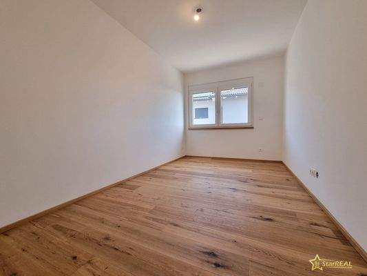 Zimmer schlüsselfertiges Nebenhaus