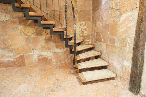 UG Treppe in Verkaufsraum EG