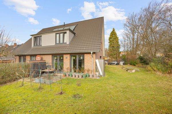 Jede DHH mit Terrasse und Garten