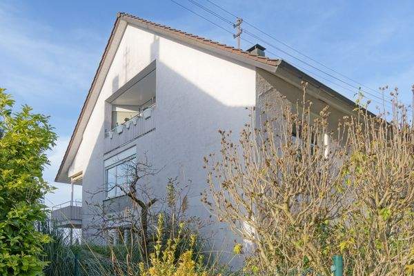 Seitenansicht mit Balkon