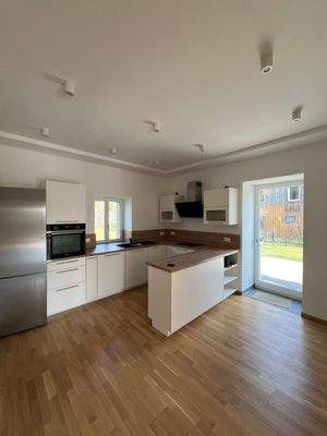 Moderne Küche mit hochwertigen Gerätschaften