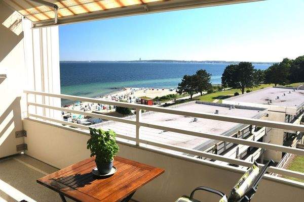 Balkon mit elektr. Markise