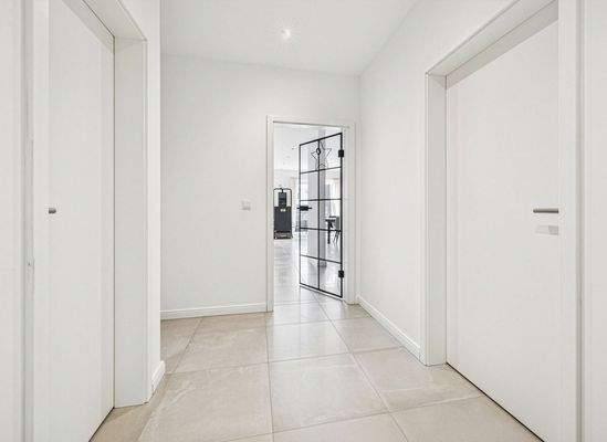 Eingangsbereich mit Gäste WC und HWR