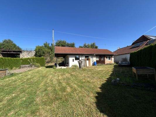 Grundstück mit Schopf