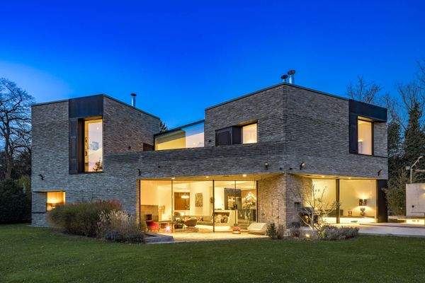 Zur Abenddämmerung.