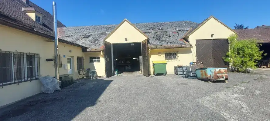 3)Lager mit Hochregalen