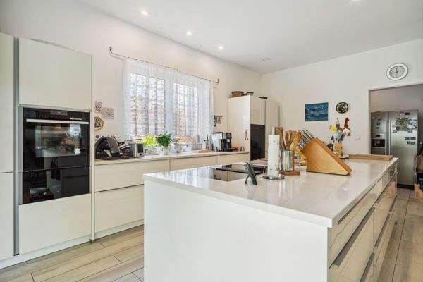 Moderner Wohn-Ess-Kochbereich