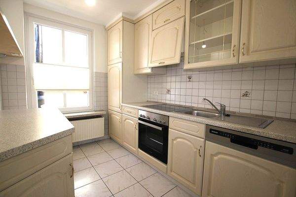 Küche mit Einbaugeräte