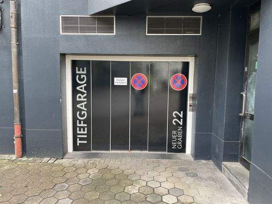 Tiefgarageneinfahrr