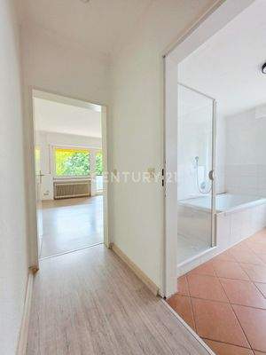 Bad / Schlafzimmer Blick