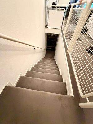 Treppe in den Souterrain- Kellerbereich