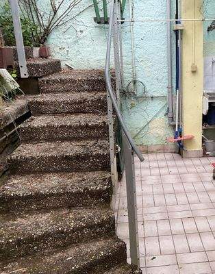 Außentreppe in den Garten