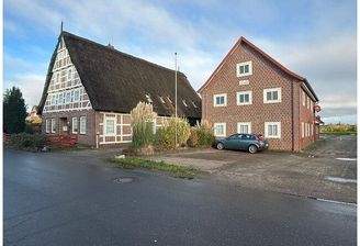 Blick aufs Gebäudeensemble