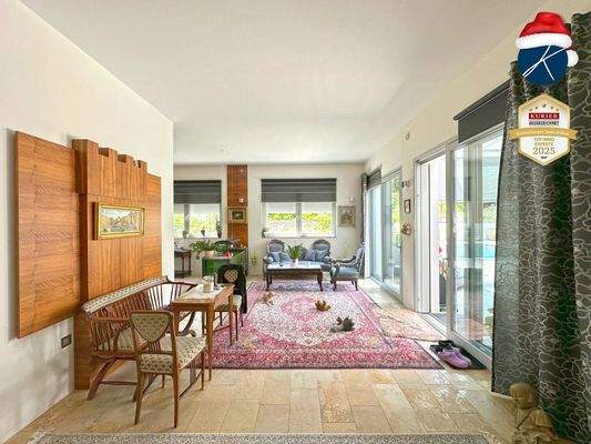 Wohnbereich Ausgang zum Pool