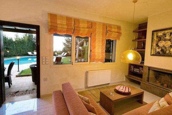 Villa-for-sale-in-Rousospiti-Houses-for-sale-in-Ro