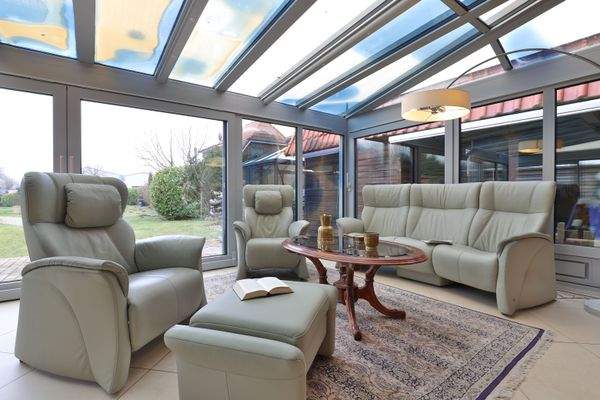 großzügiger Wintergarten