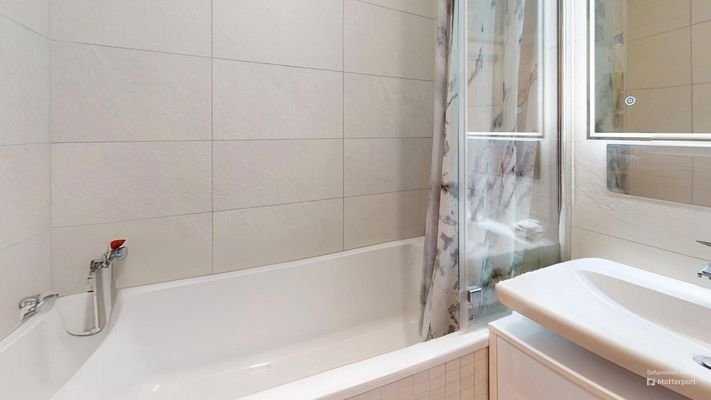Hegerich-Immobilien-GmbH-Bathroom-Defurnished 1