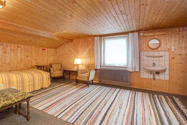 Kinder- oder Gästezimmer im DG