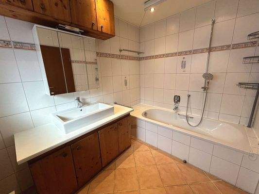 Hinterhaus - Wohnung 02 - Badezimmer